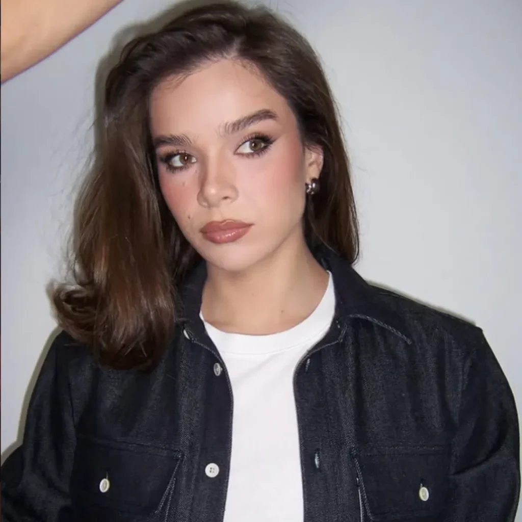 Hailee Steinfeld and Josh Allen 